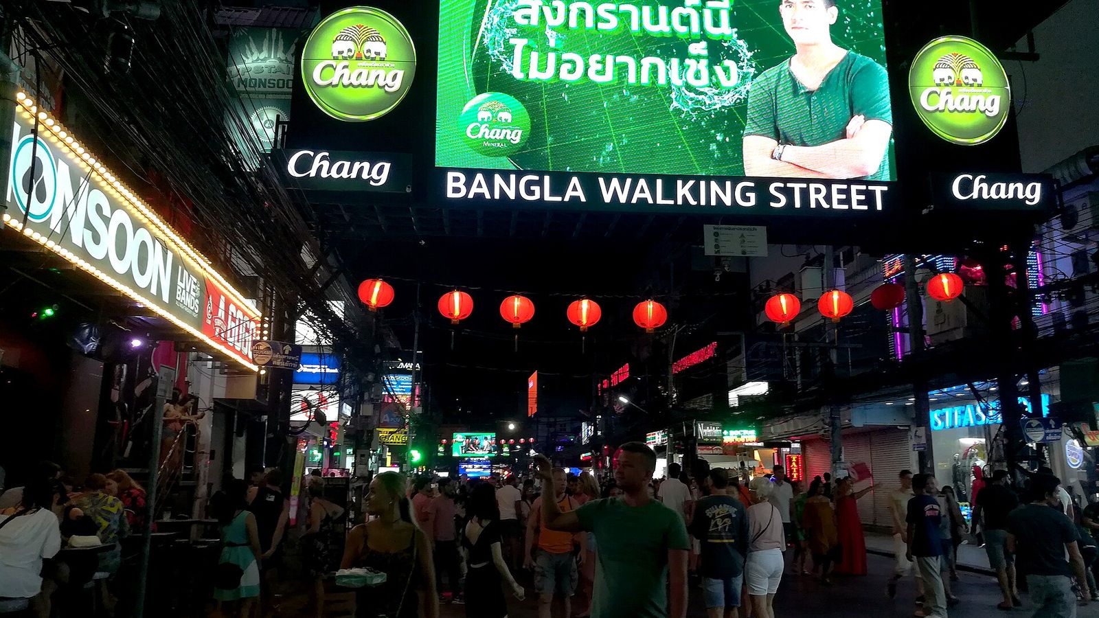 Bangla Road en uitgaan op Phuket: wat je moet weten
