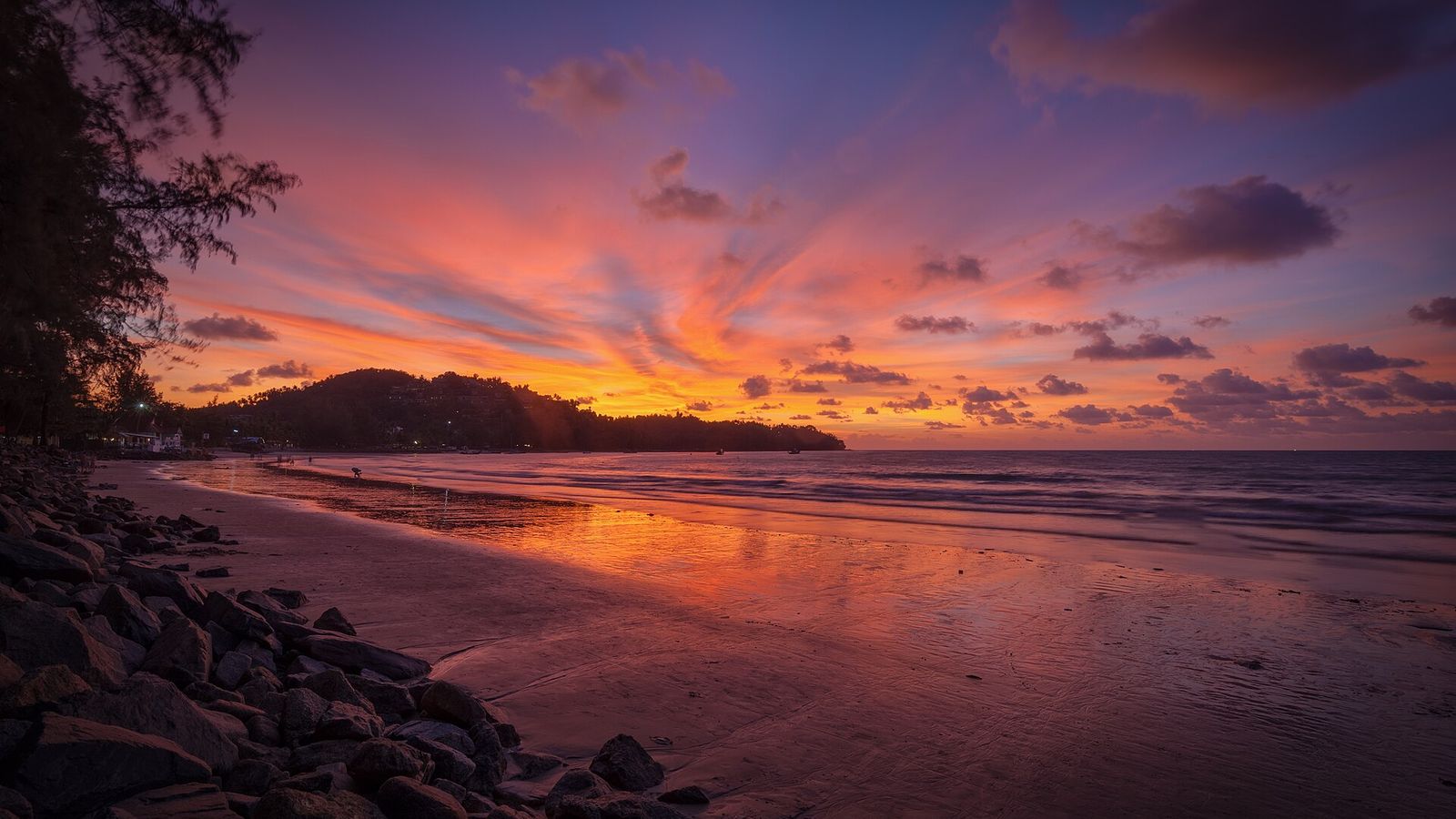 Bang Tao Beach en Laguna: lange baai vol resorts en beach clubs
